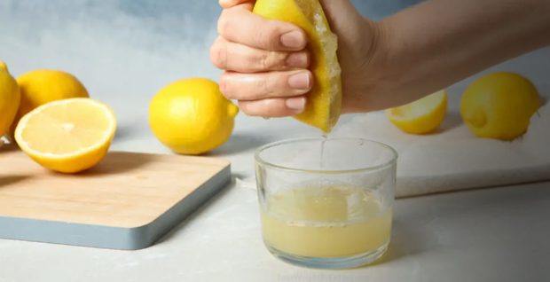 Lemon Juice for Natural Bleaching