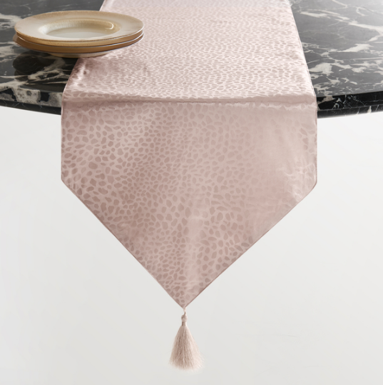 Spotted Tassel Runner